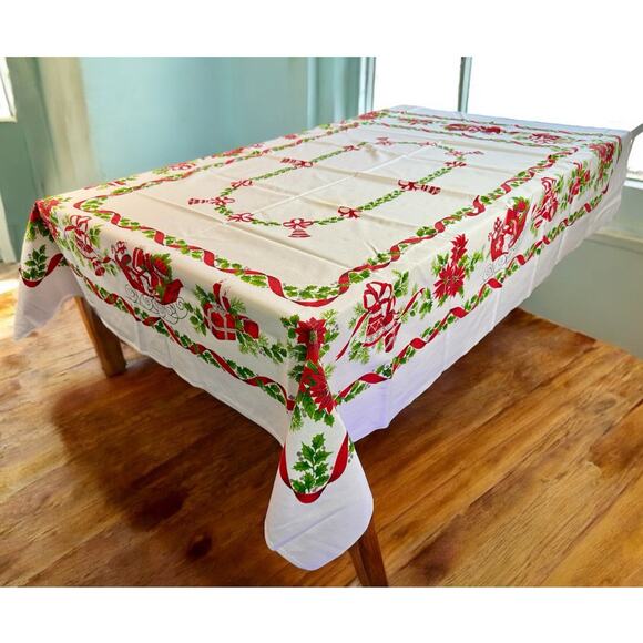 VTG 103.5" x 62" Cotton White Rectangular Christmas Tablecloth Sleigh Holly READ - Picture 4 of 10